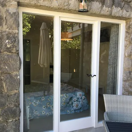 Casa Con Jardin Con 2 Alojamientos, Con Jardines No Compartidos Y Aparcamiento Privado *