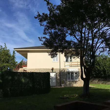 Casa Con Jardin Con 2 Alojamientos, Con Jardines No Compartidos Y Aparcamiento Privado * Noja