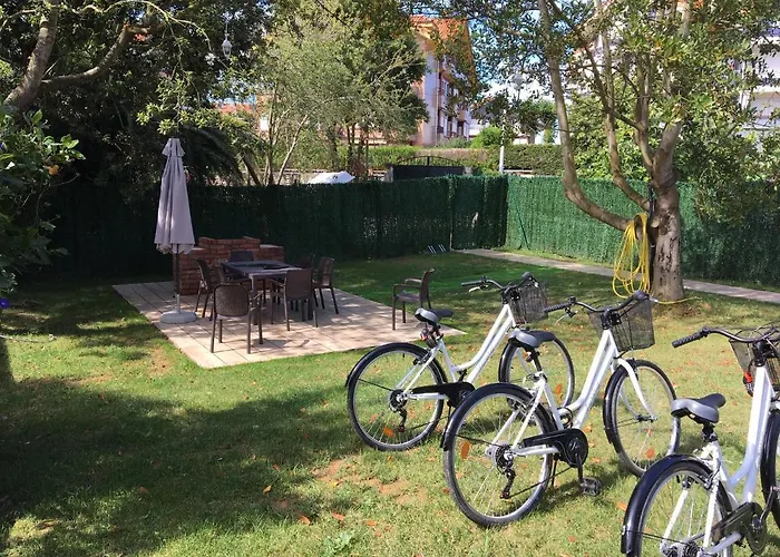 Casa Con Jardin Con 2 Alojamientos, Con Jardines No Compartidos Y Aparcamiento Privado Ноха