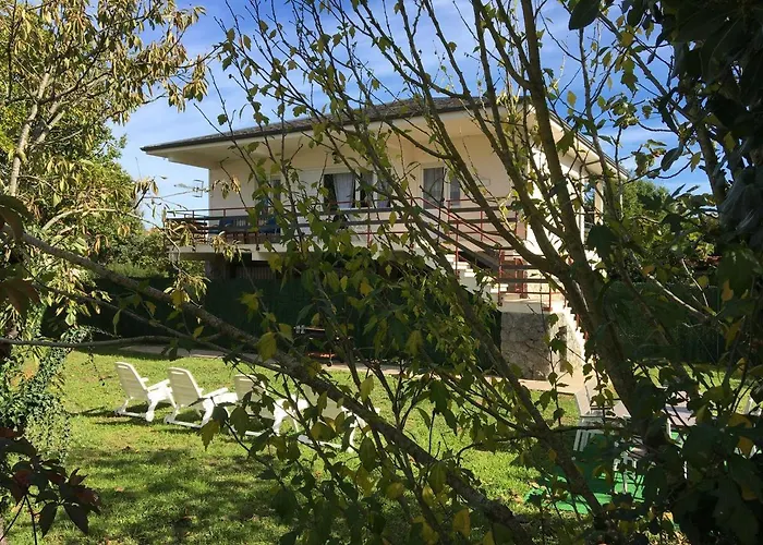 Casa Con Jardin Con 2 Alojamientos, Con Jardines No Compartidos Y Aparcamiento Privado * Noja