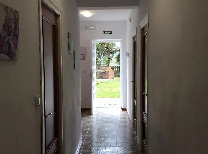 Casa Con Jardin Con 2 Alojamientos, Con Jardines No Compartidos Y Aparcamiento Privado * Noja