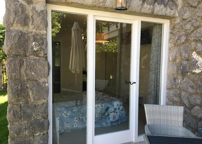 Casa Con Jardin Con 2 Alojamientos, Con Jardines No Compartidos Y Aparcamiento Privado *