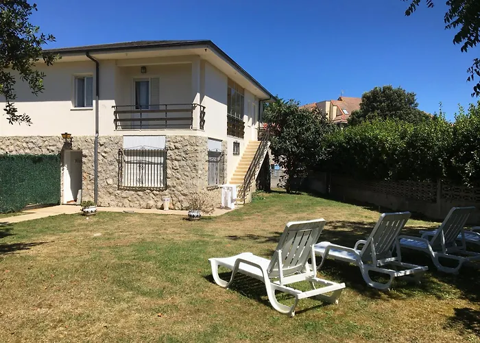 Casa Con Jardin Con 2 Alojamientos, Con Jardines No Compartidos Y Aparcamiento Privado Prázdninový dům Noja