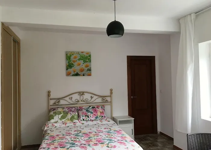 Feriehus Casa Con Jardin Con 2 Alojamientos, Con Jardines No Compartidos Y Aparcamiento Privado *
