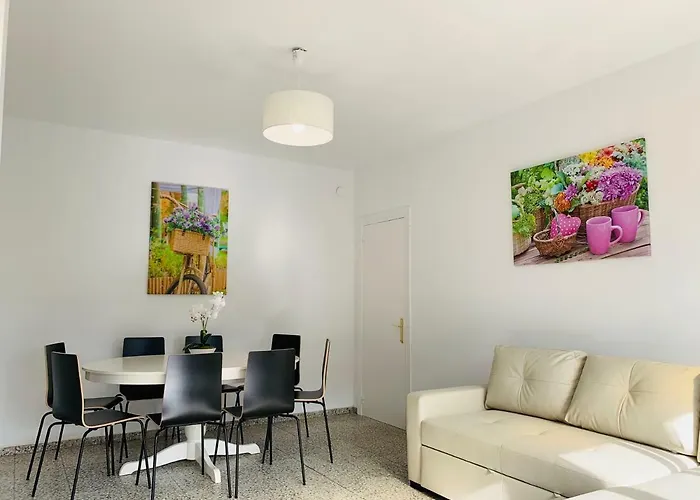 Casa Con Jardin Con 2 Alojamientos, Con Jardines No Compartidos Y Aparcamiento Privado Feriehus