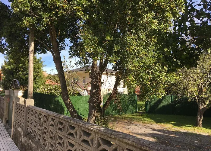 Casa Con Jardin Con 2 Alojamientos, Con Jardines No Compartidos Y Aparcamiento Privado * Noja