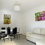 Casa Con Jardín Con 2 Alojamientos, Con Jardines No Compartidos Y Aparcamiento Privado