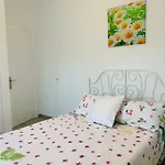 Casa Con Jardín Con 2 Alojamientos, Con Jardines No Compartidos Y Aparcamiento Privado Сasa de vacaciones *