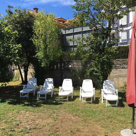 Nyaraló Casa Con Jardin Con 2 Alojamientos, Con Jardines No Compartidos Y Aparcamiento Privado *