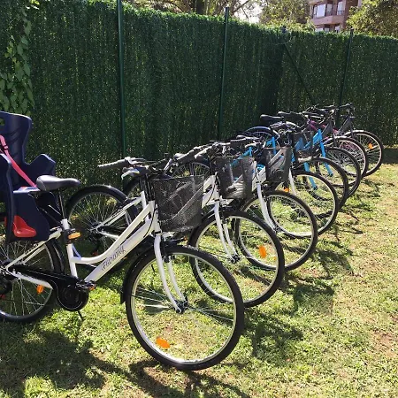 Casa Con Jardin Con 2 Alojamientos, Con Jardines No Compartidos Y Aparcamiento Privado Noja